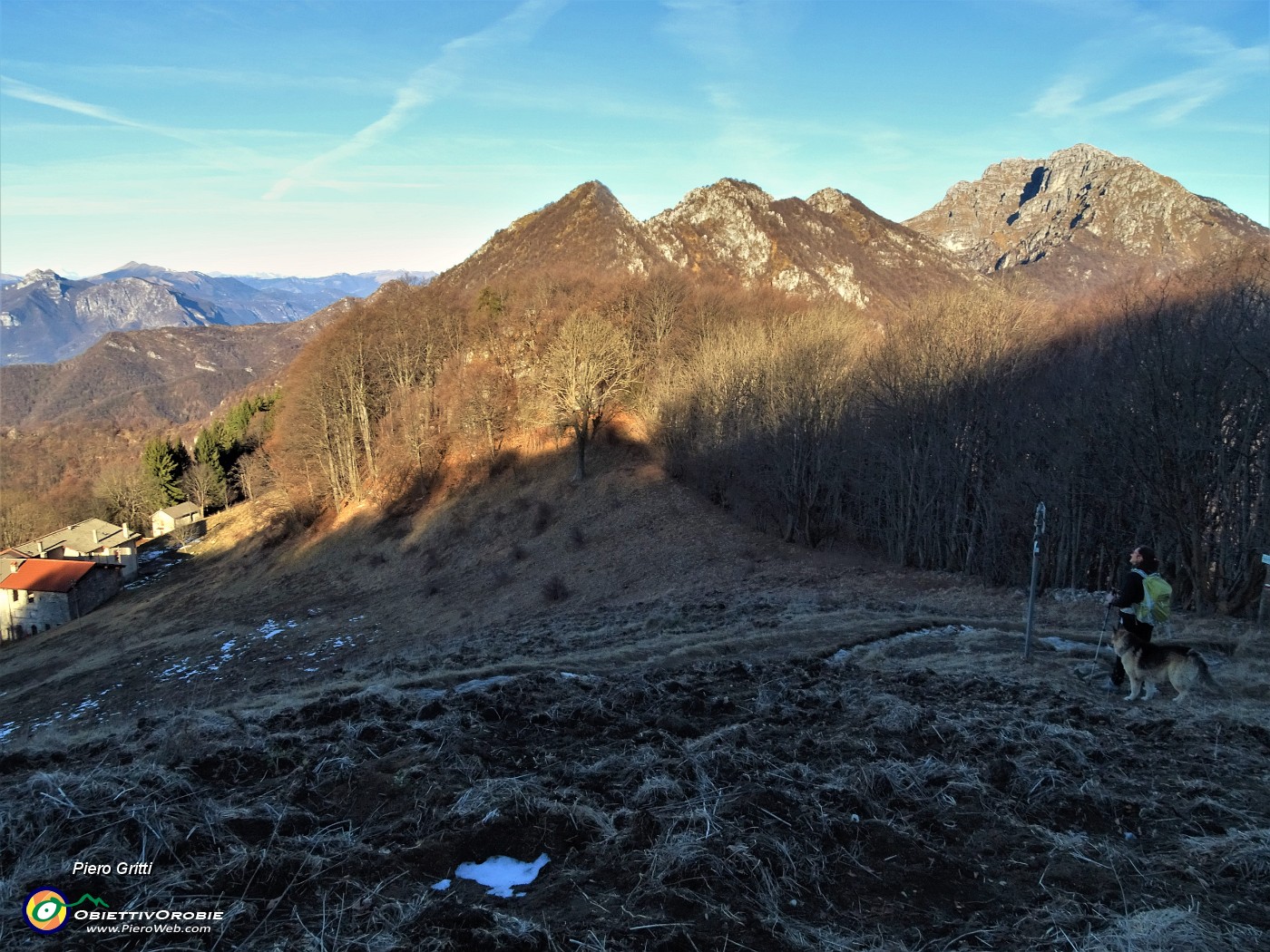 21 Sul sent 571 variante alta del Monte Picchetto per il Pertus e il Monte Ocone.JPG